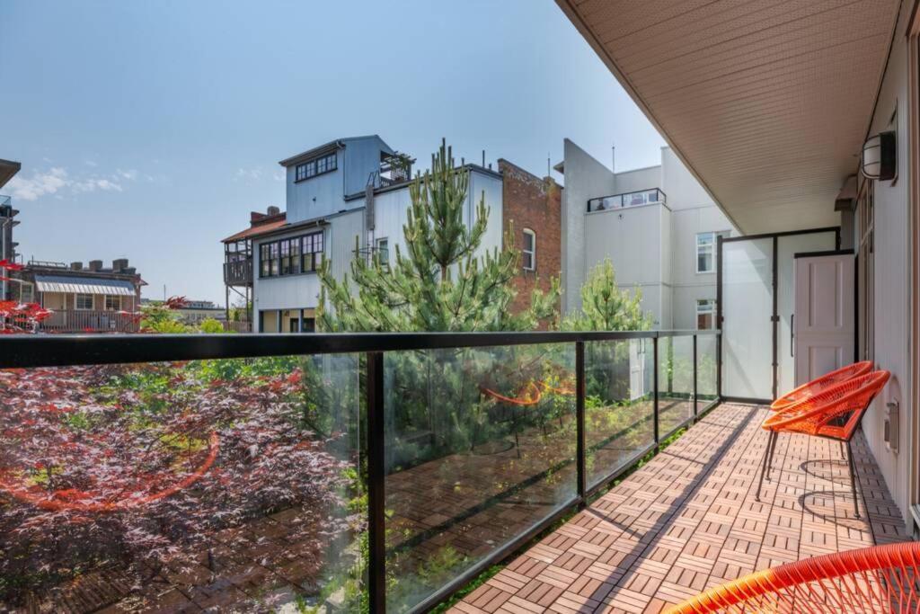 فكتوريا Clean 3Rd Floor Executive 1 Bedroom Apt In Old Town China Town المظهر الخارجي الصورة